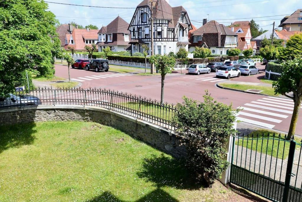 Le Bercail : Apt Avec Balcon Et Parking, Vue Phare! Le Touquet Eksteriør billede